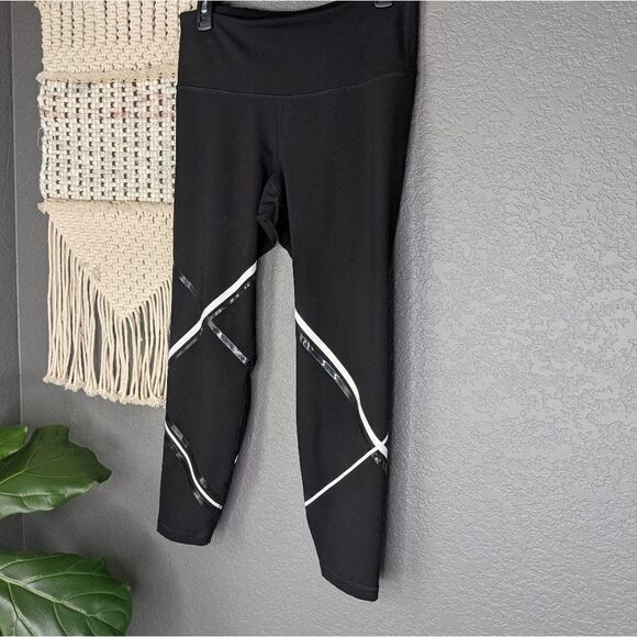 Old Navy Active Elevate Legging Crop - Picture 1 of 8